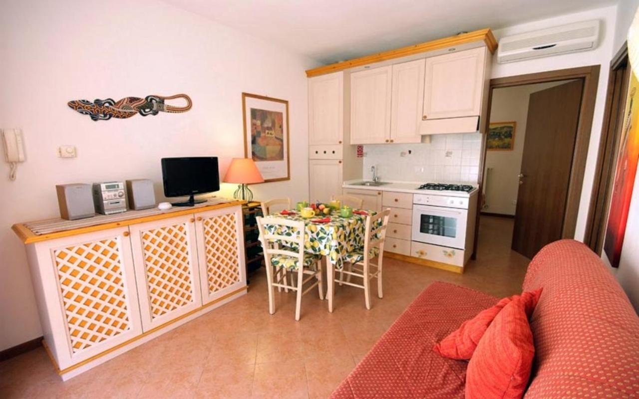 Residence Rex Lo Scoglietto Пунта-Ала Екстер'єр фото