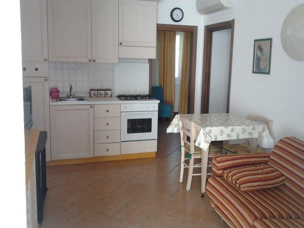 Residence Rex Lo Scoglietto Пунта-Ала Екстер'єр фото