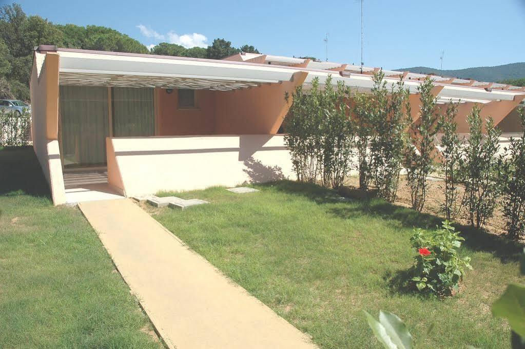 Residence Rex Lo Scoglietto Пунта-Ала Екстер'єр фото